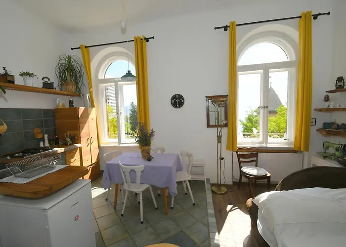 Apartment With Beautiful Sea View *